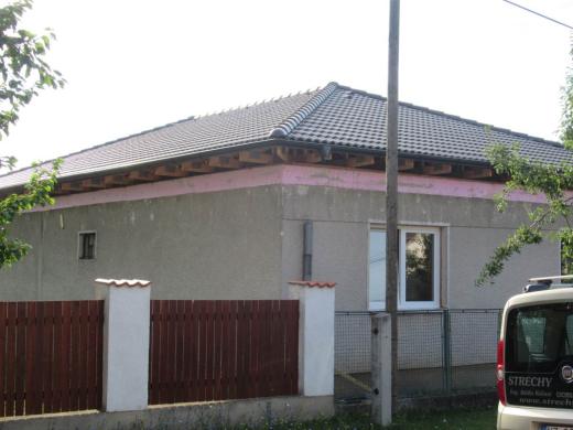 Strecha Komjatice